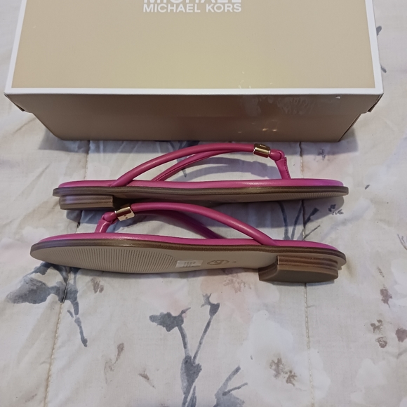 Michael Kors Annie Thong Sandals - Picture 10 of 14